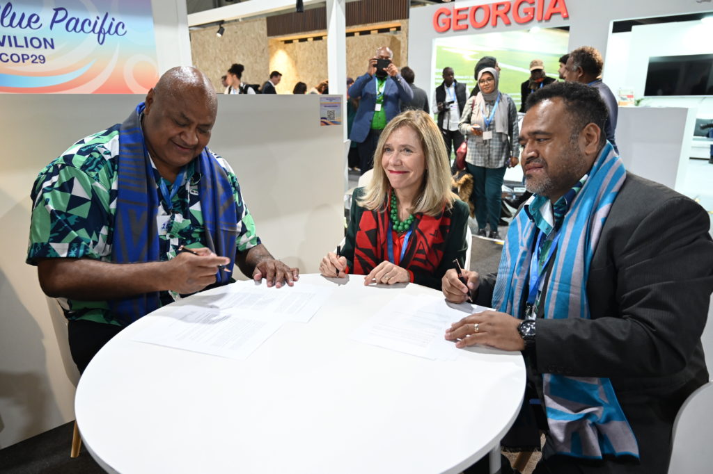Celeste Saulo (Secretary-General World Meteorological Organization, Co-Chair SOFF Steering Committee), Misaeli Funaki (Director Fiji Meteorological Service, Chair WRPP Steering Committee) and Sefanaia Nawadra (Director General of the Secretariat of the Pacific Regional Environmental Programme (SPREP)) signed the Memorandum of Understanding. 