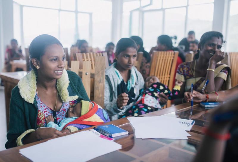 A digital civil registration system set up with the support of the UN in Sri Lanka is bringing access to essential government services for communities and improving administrative efficiency. Photo: © UN Sri Lanka